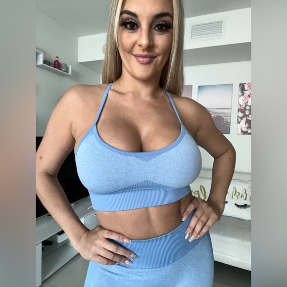 Pretty little thing blue workout top and leggings set - Picture 7 of 10